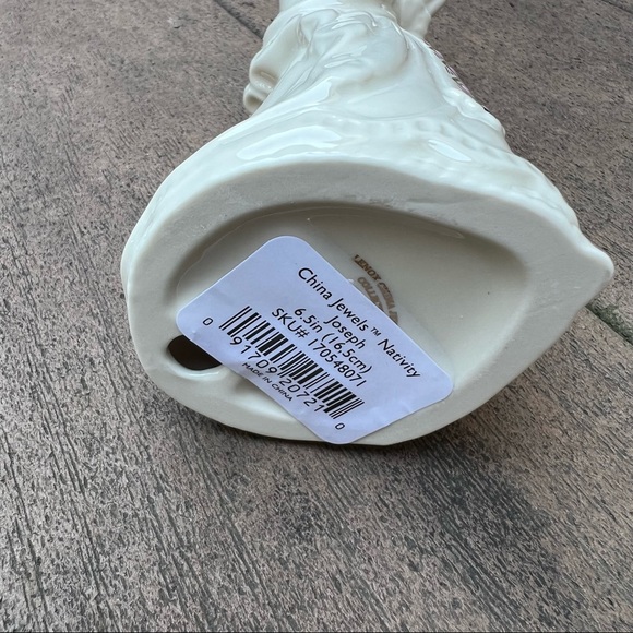 Lenox Jeweled Joseph Nativity Figurine - Picture 4 of 7